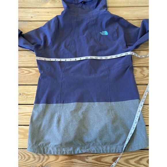 The North Face Full Zip Waterproof Hooded Jacket Size Medium Women’s Purple Grey - Picture 8 of 9